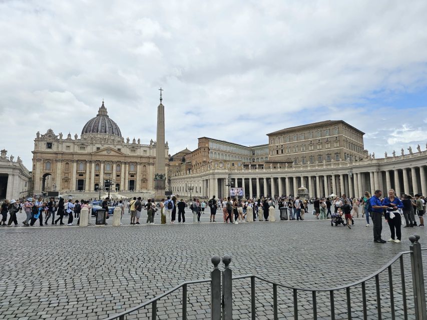 Rome: St. Peter's Basilica and Papal Tombs Guided Tour - Meeting at Borgo Vittorio 38 and what to do first