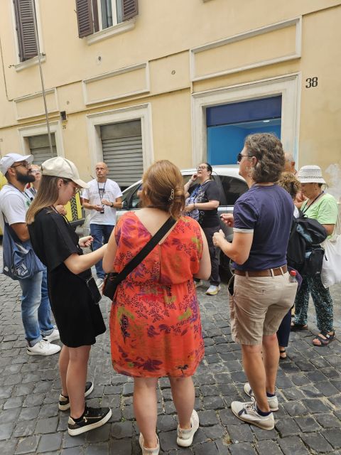 Rome: St. Peter's Basilica, Dome, and Vatican Grottoes Tour - How the guide and headsets affect the whole experience