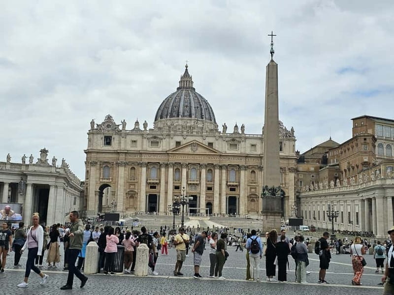 Rome: St. Peter's Basilica & Papal Tombs Tour with Dome - Timing, Security Lines, and What This Tour Does Not Skip