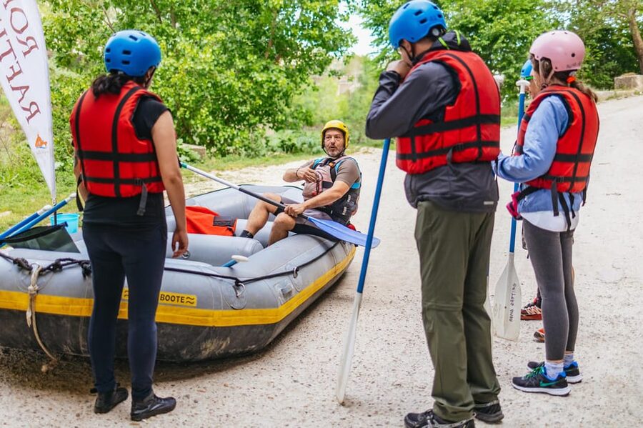 Rome: Tiber River Urban Rafting Tour with Roman Pizza - Ponte Garibaldi Rapids: Where the Fun Turns Up