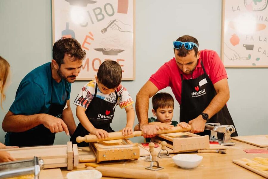Rome: Traditional Pasta Making Class with Wine & Gelato - Finding the Meeting Point in Piazza di San Giovanni della Malva