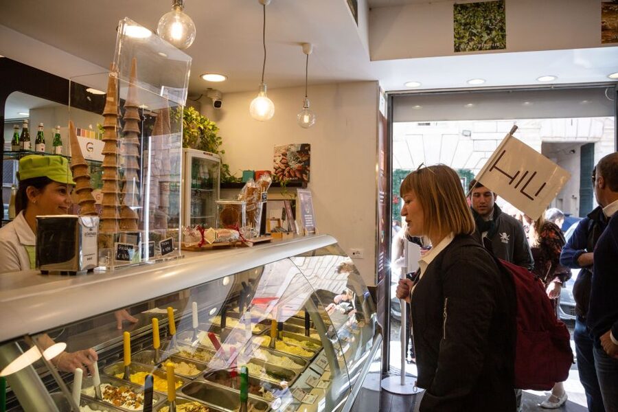 Rome: Trastevere & Campo de Fiori Street Food Walking Tour - Campo de Fiori market time for real suppli