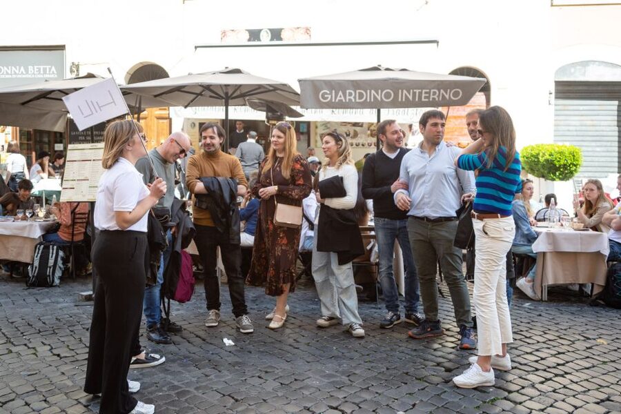 Rome: Trastevere & Campo de Fiori Street Food Walking Tour - Piazza Farnese, then Ponte Sisto for that Rome street-view feeling