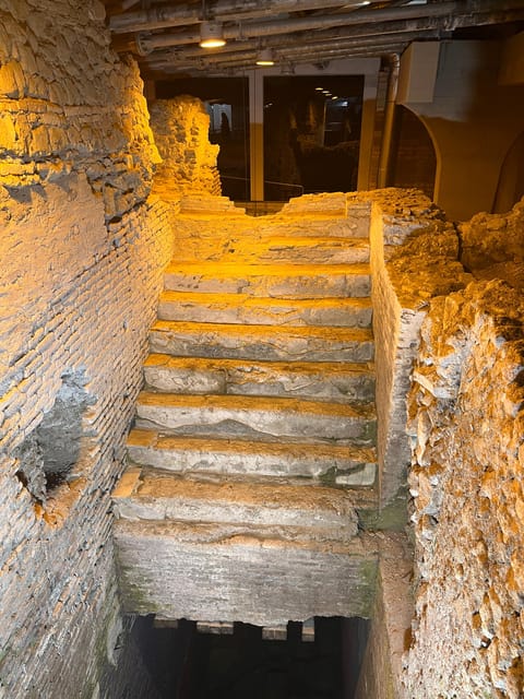 Rome: Trevi Fountain District Underground Tour and Ice Cream - The Domus waterworks: why the fountain’s water mattered