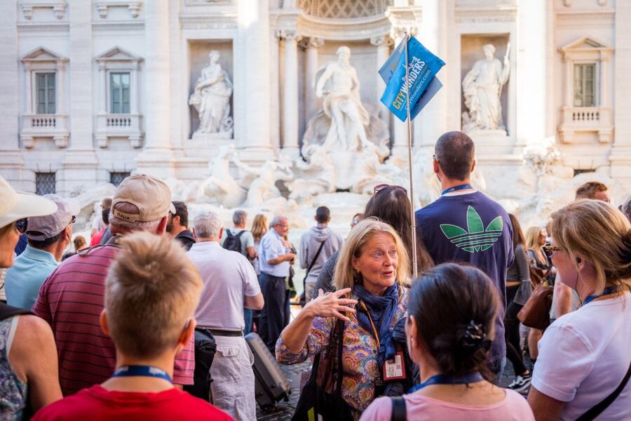 Rome: Trevi Fountain, Spanish Steps & Pantheon Walking Tour - Piazza Navona to the Pantheon: Baroque Theater Meets Ancient Engineering