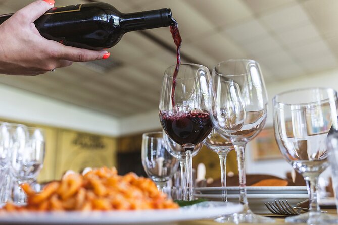 Rome: Tuscany & Montepulciano Day Trip with Lunch & Wine Tasting - Guides and drivers: why this day trip often feels smooth