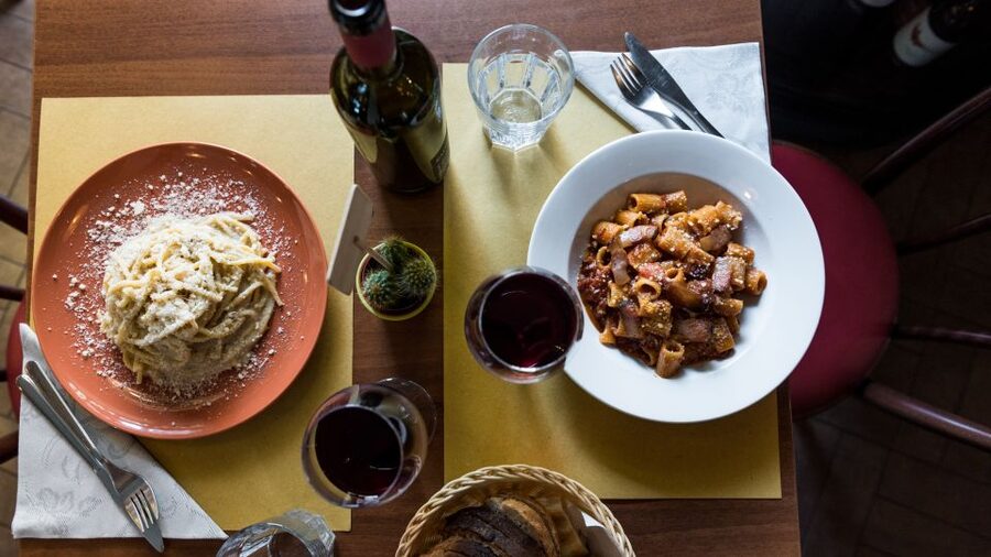 Rome: Twilight Trastevere Food Tour with Wine Tasting - Trastevere at twilight: why this walking dinner works