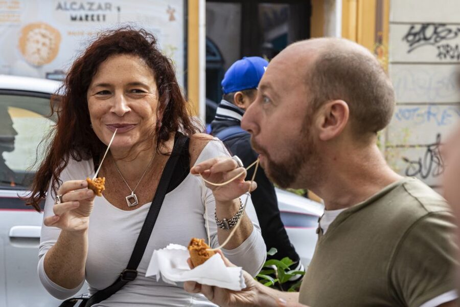 Rome: Twilight Trastevere Food Tour with Wine Tasting - Porchetta in Trastevere: the roast pork culture stop