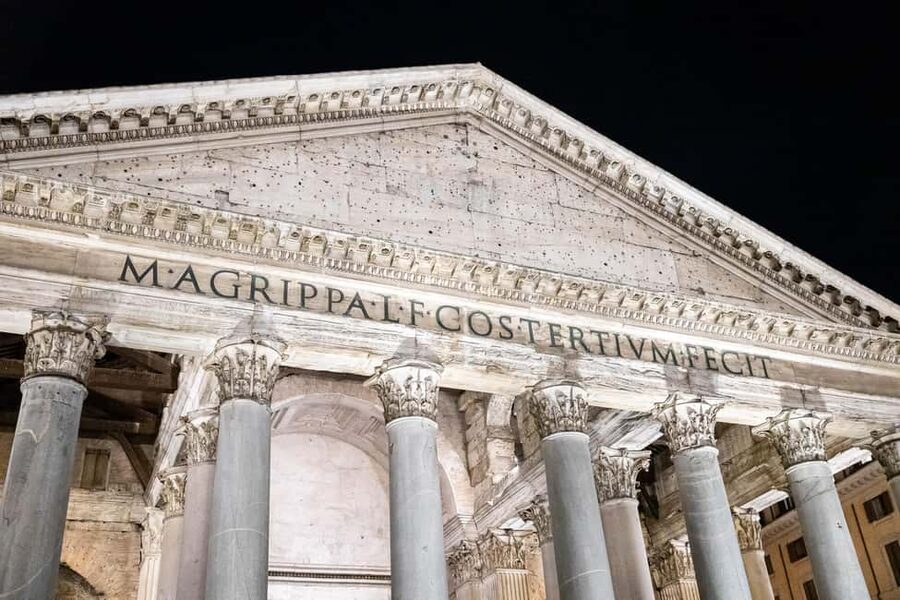 Rome: Under the Moonlight Evening Walking Tour - Piazza Navona: Where the Night Atmosphere Gets Real