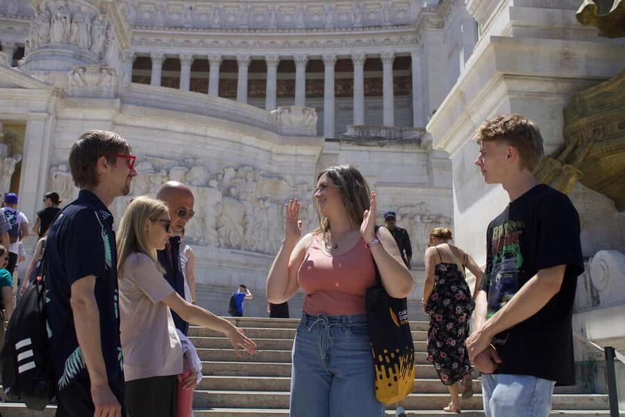 Rome: Under the Moonlight Evening Walking Tour - Trevi Fountain at Night: Coin Toss Time with Built-In Focus