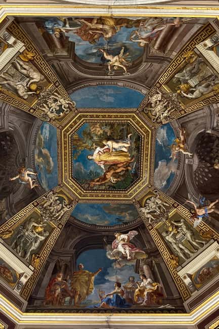 Rome: Vatican Museums, Sistine Chapel and St. Peter's Tour - St. Peter’s Square finish: a strong finale, without the Basilica interior