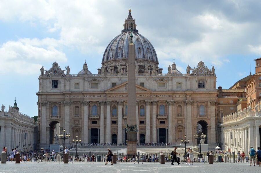 Rome: Vatican & Sistine Chapel Tour + Optional Colosseum - Courtyard of the Pigna: look up, then let it sink in