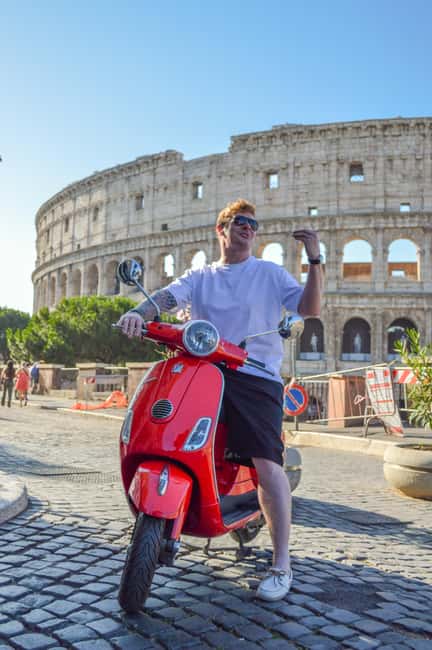 Rome: Vespa scooter tour "When in Rome" - Circus Maximus Pass-By: Seeing a Giant Without Waiting for It