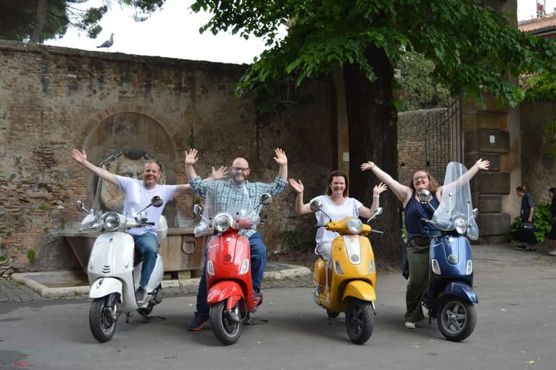 Rome: Vespa scooter tour "When in Rome" - Colosseum Stop: 15 Minutes to See It Clearly, Not Just Pass It