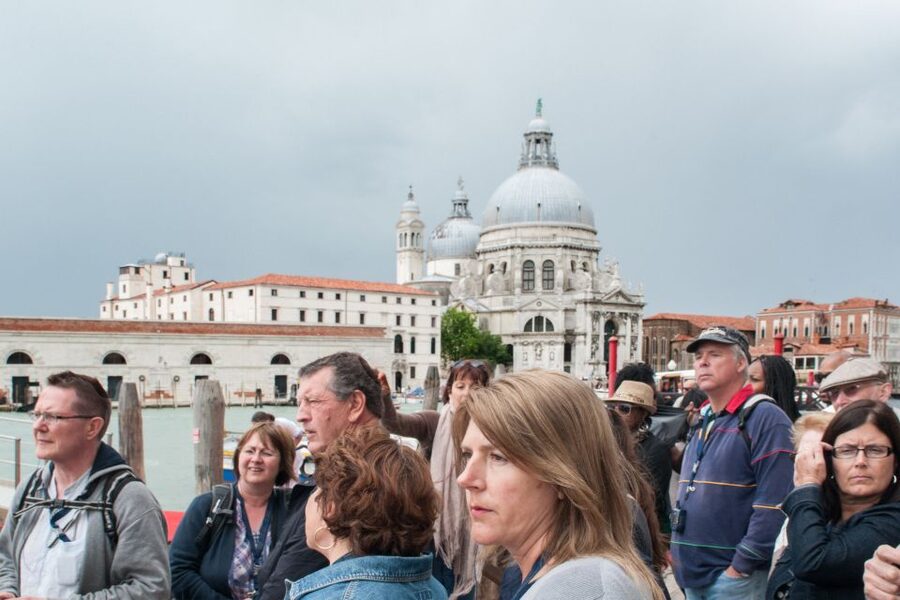 Secret Venice & Gondola Tour - Meeting at the Royal Gardens gate and starting with less stress