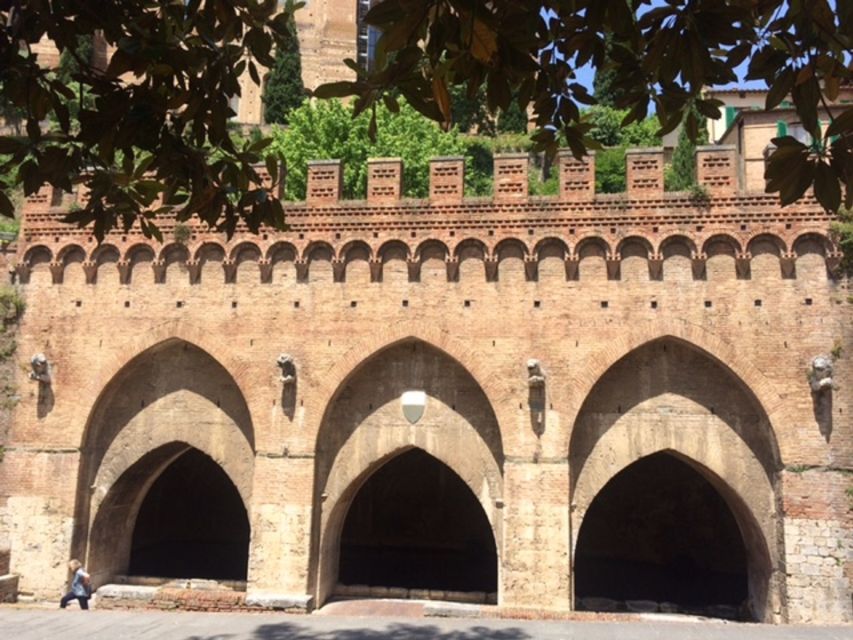 Siena: 3h Private City Walking Tour with Optional Cathedral - Passing the Baptistery and reaching Piazza del Duomo