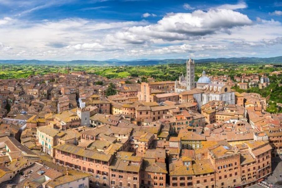 Siena: 3h Private City Walking Tour with Optional Cathedral - Palazzo Tolomei, Palazzo Salimbeni, and the Banchi di Sopra photo moments