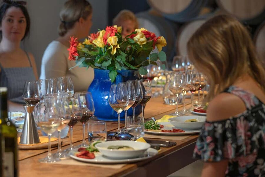 Siena: Organic Winery Tour and Wine Tasting - Organic wine in Siena hills: what the 2.5 hours really gives you