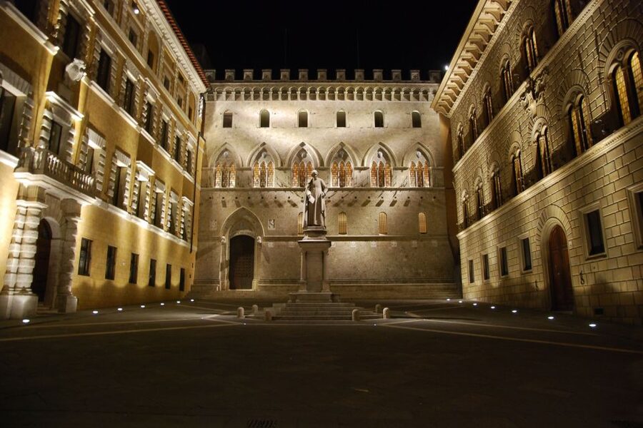 Siena: Walking Tour and Skip-the-Line Duomo Tickets - Piazza del Campo and the Palaces That Tell Siena’s Money Story