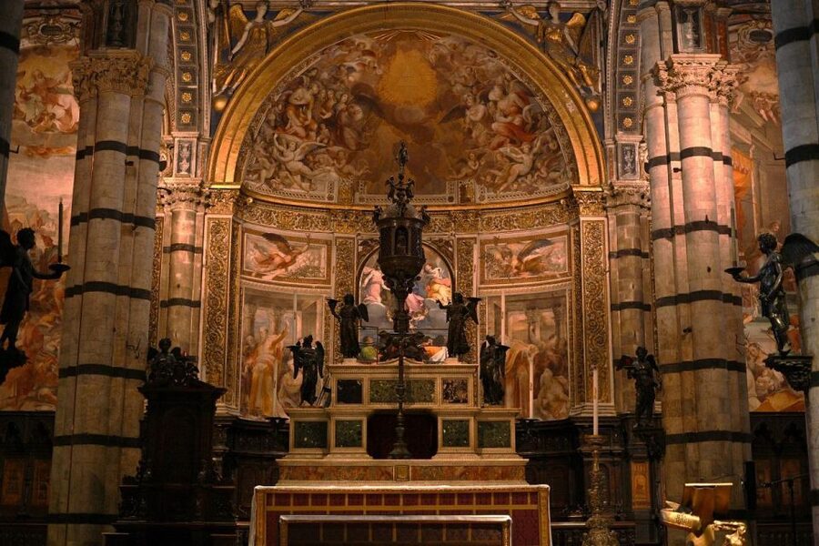 Siena Walking Tour with Cathedral and Crypt & Museum Option - Piccolomini Library: where art and power meet