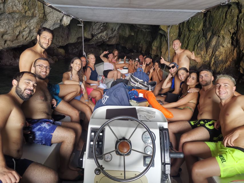 Siracusa: Ortigia Boat Tour with Marine Grotto - See Ortigia the way locals probably do, from the water