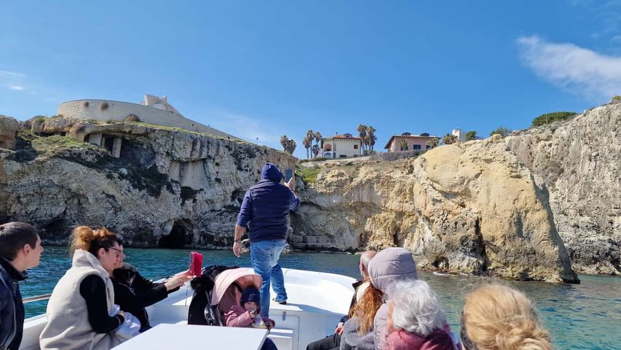 Siracusa: Ortigia & Sea Caves Speedboat Tour with Swim Stop - Music on the boat, and why it actually affects the experience
