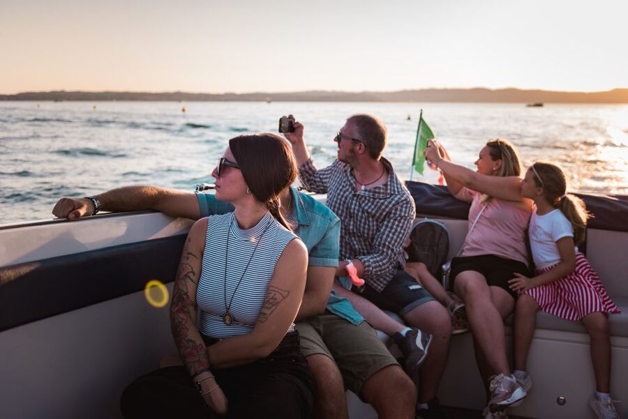 Sirmione: Sunset Boat Cruise with Local Wine - The wine moment: what you get on the group vs private cruise
