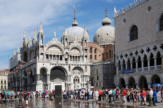 Skip-the-Line: Doge's Palace & St. Mark's Basilica Fully Guided Tour - Guide style and why audio headsets are not just a perk
