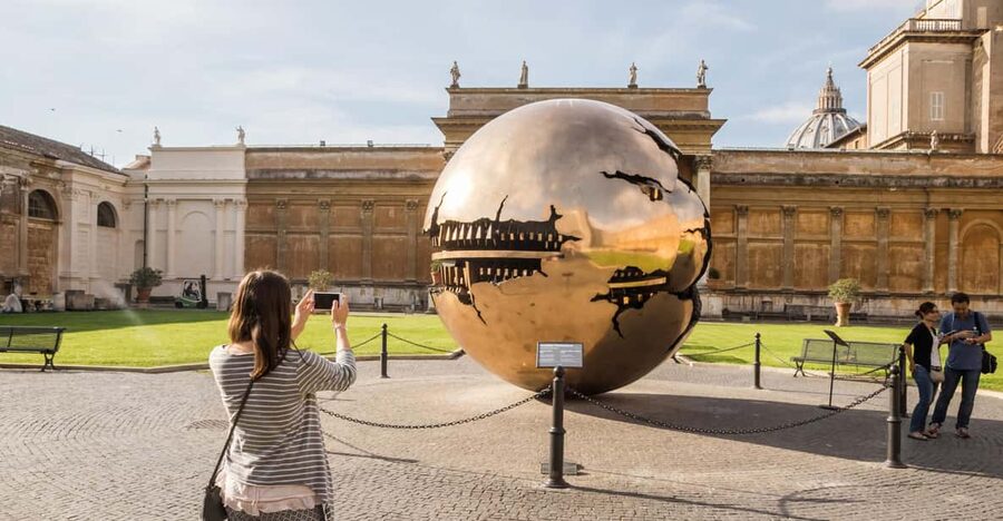 Skip-The-Ticket-Line Vatican Museums & Sistine Chapel Entry - Meeting point and first 10 minutes that set the tone