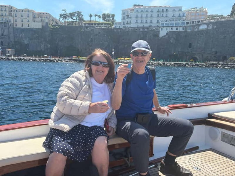 Sorrento: Boat Coastal Cruise with Swim and Limoncello - Marina Piccola and the return to Marina Grande: the coast closes the loop