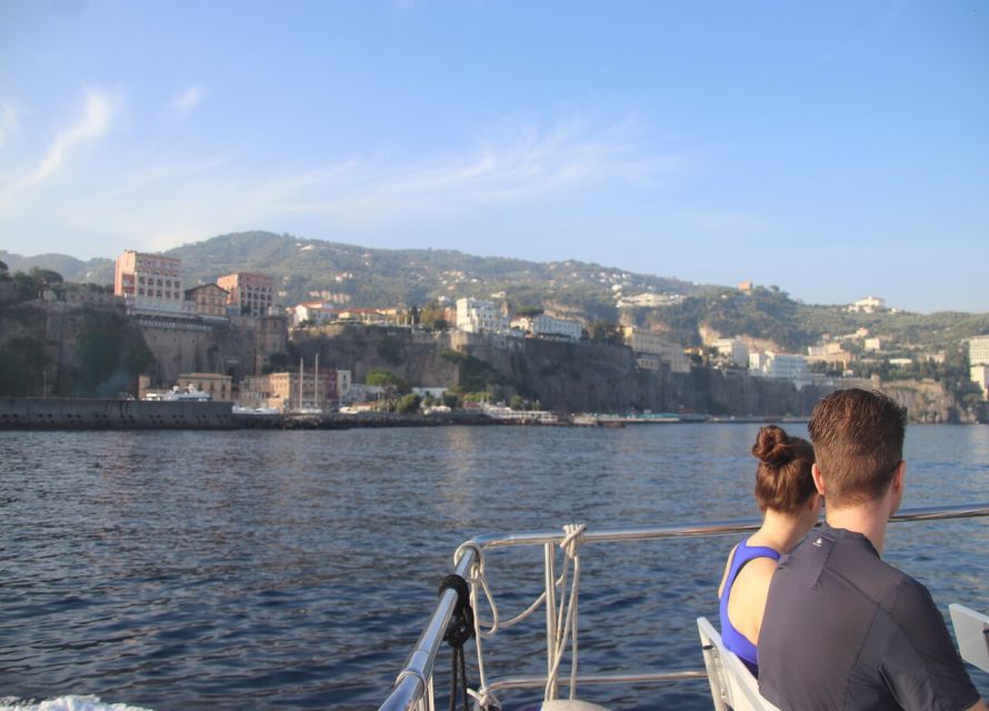 Sorrento: Capri, Anacapri and Blue Grotto Guided Tour - Capri town time: Piazza Umberto I and Via Camerelle