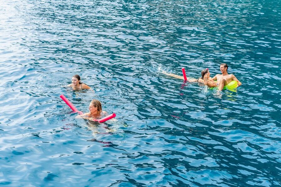 Sorrento: Exclusive Capri Boat Tour and Optional Blue Grotto - Stop-by-stop breakdown: what happens when