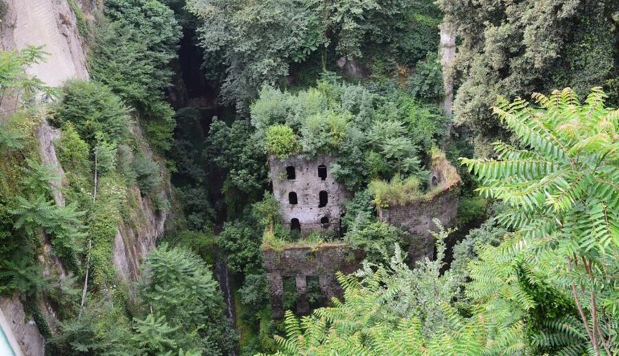 Sorrento: Guided Walking Tour & Limoncello Tasting - Sorrento inlay: the craft lesson you’ll carry into shopping