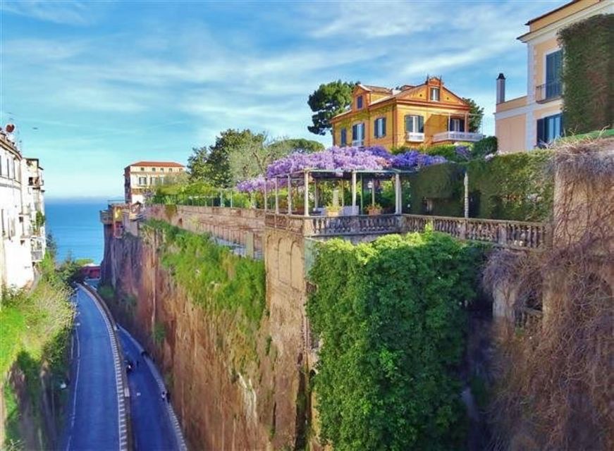 Sorrento: Guided Walking Tour & Limoncello Tasting - A 2-hour Sorrento walk that earns its money