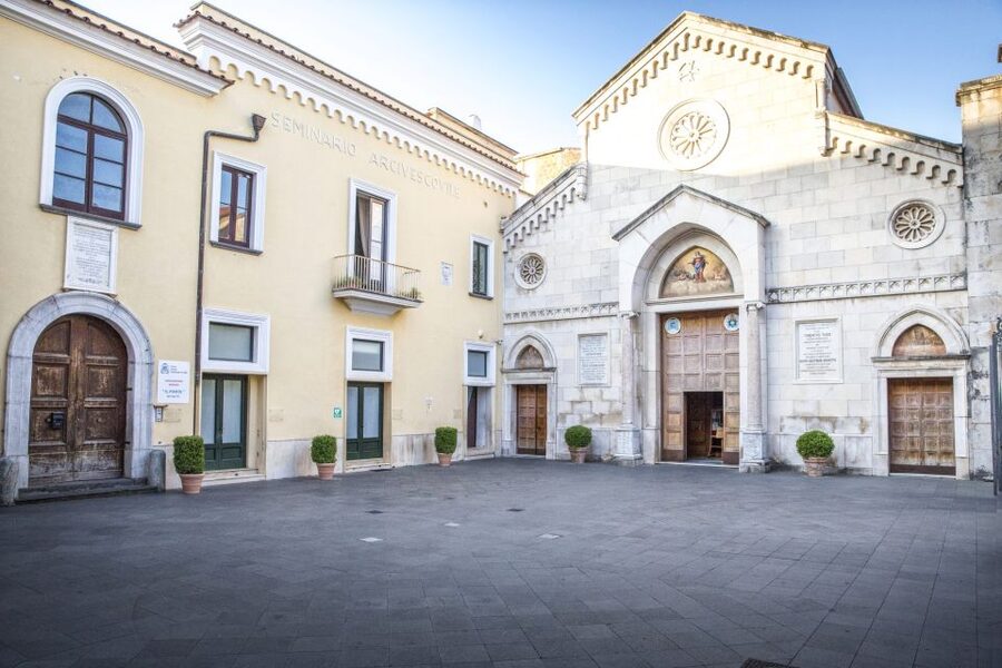 Sorrento: Guided Walking Tour & Limoncello Tasting - Sant’Antonino Square: patron-saint stop that feels like a story