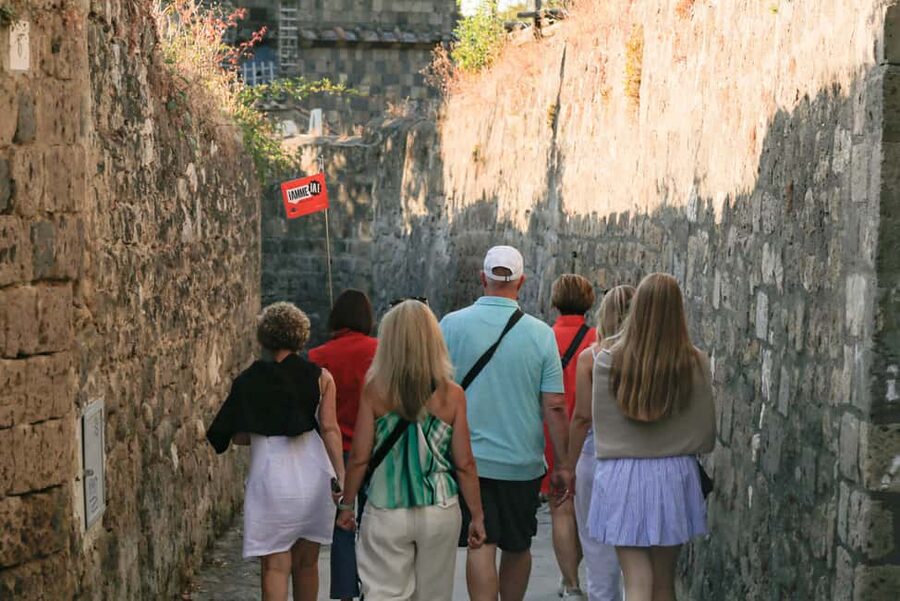 Sorrento: Guided Walking Tour & Street Food Experience - Snack Stops in the Lanes: What You Actually Eat