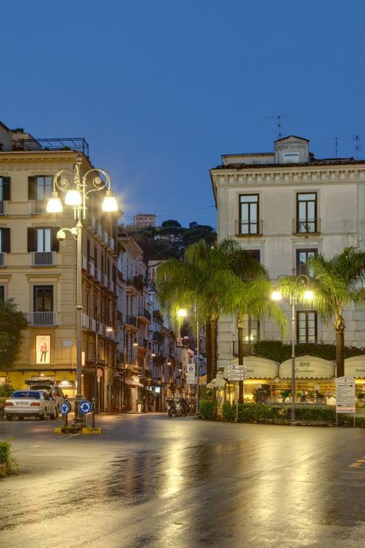 Sorrento: Night time Walking Tour & Limoncello Tasting - Limoncello Tasting: What You Actually Get and How It Fits