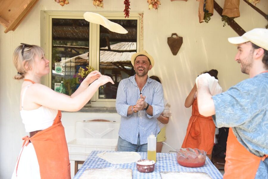 Sorrento: Pizza Lesson, Wine, and Limoncello at a Local Farm - Key things you will notice at Primaluce Sorrento