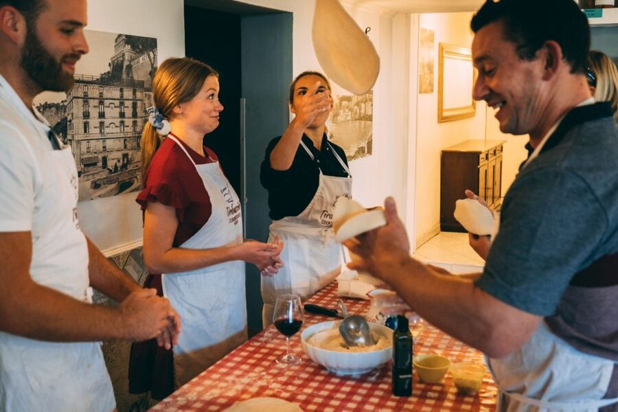 Sorrento: Pizza Making Class at Tirabusciò Cooking School - Making Neapolitan pizza dough the way they teach it
