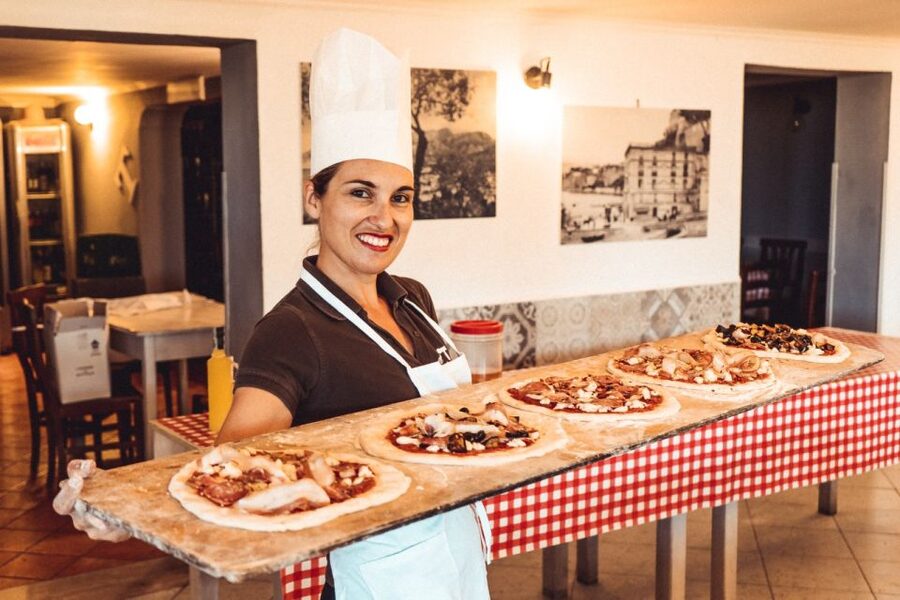 Sorrento: Pizza Making Class at Tirabusciò Cooking School - Welcome tastings: olive oil, mozzarella, and red wine