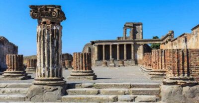 Skip-the-Line Pompeii Express Tour by Train