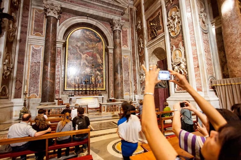 St Peter's Basilica Express Guided Tour with Dome Climb - Papal tombs and audio guide: how to turn a guided visit into your own time