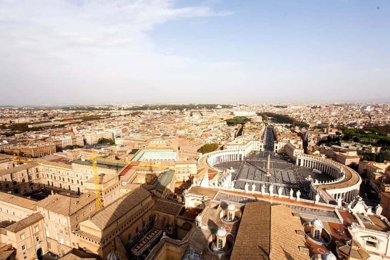 St Peter's Basilica Express Guided Tour with Dome Climb - Dress code and security: what can slow you down