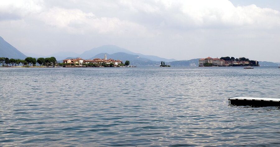 Stresa: Madre & Bella Borromean Islands Boat Trip - The best way to use the hop-on hop-off format