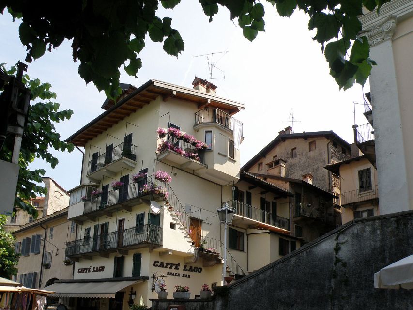 Stresa: Madre & Bella Borromean Islands Boat Trip - Shopping on Isola Bella: boutiques and handicrafts on a historic island