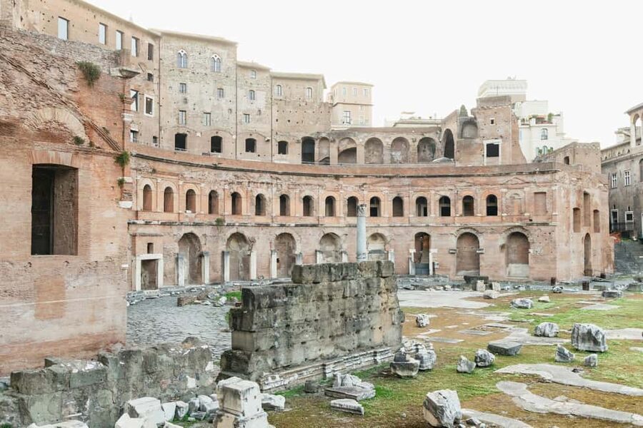 Sunrise in Rome: Small Group E-Bike Tour & Italian breakfast - Back on the bike: how the guides keep you safe on Rome streets