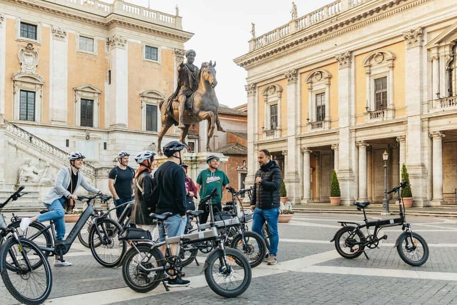 Sunrise in Rome: Small Group E-Bike Tour & Italian breakfast - Campidoglio Hill at sunrise: the payoff viewpoint