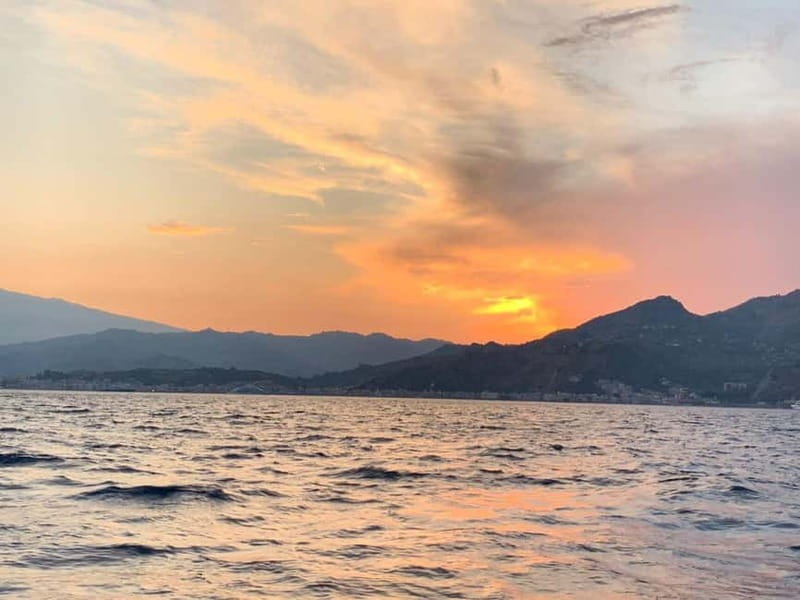 Sunset tour in search of dolphins with aperitif - Should you book this dolphin aperitif boat tour?