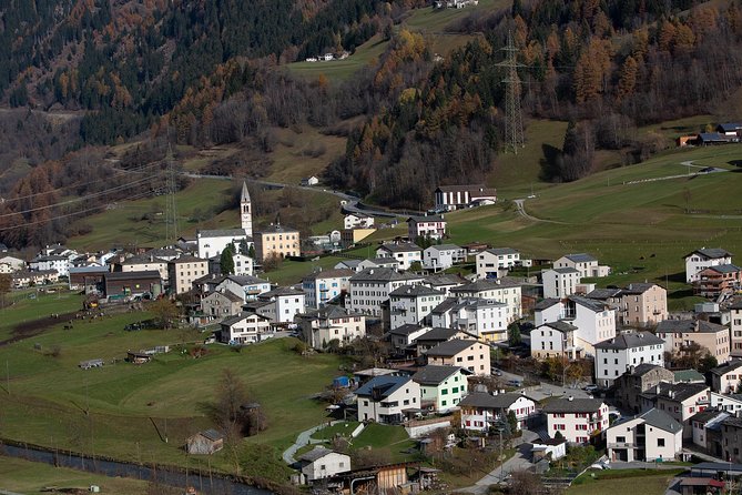 Swiss Alps Bernina Red Train and St.Moritz Tour from Milan - Seats, windows, and how to avoid photo frustration