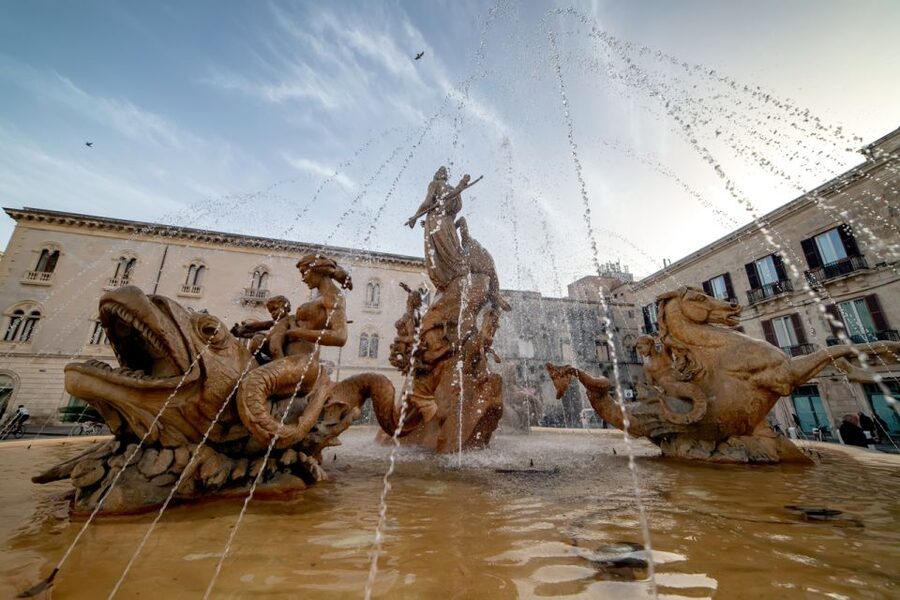 Syracuse: Highlights of Ortigia Guided Walking Tour - Ortigia in two hours: why this walk works